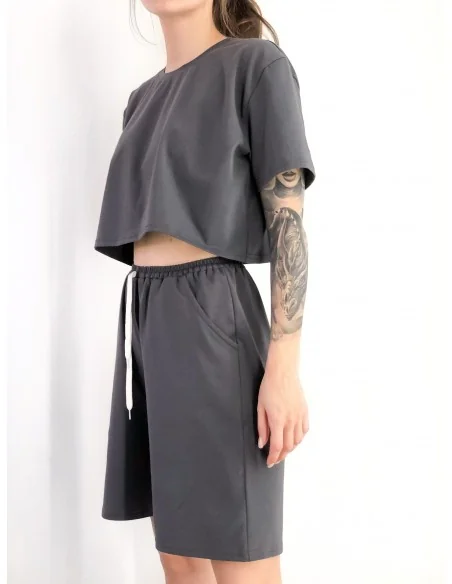 Костюм, топ с удлиненными шортами в цвете - графит Костюм, топ с удлиненными шортами в цвете - графит