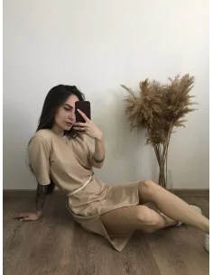 Платье-футболка, цвет-бежевый