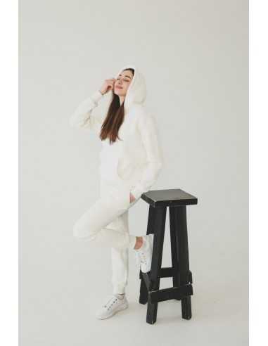 Женский спортивный костюм на флисе, цвет - кремовый Женский спортивный костюм на флисе, цвет - кремовый