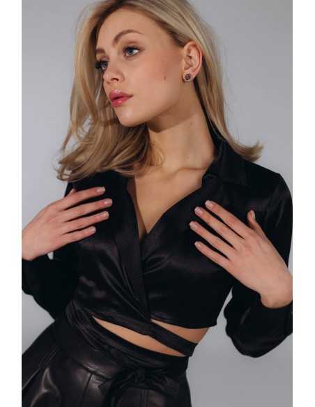 Женская рубашка черного цвета