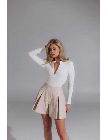 Боди в молочном цвете со змейкой