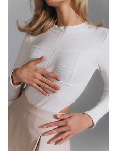 Боди в молочном цвете со змейкой