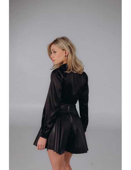 Шорты из эко кожи в черном цвете