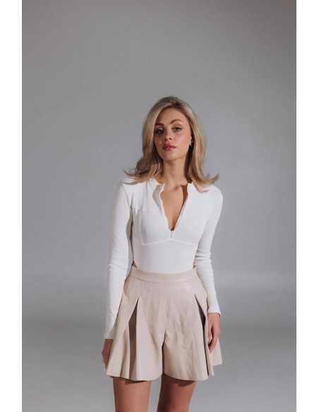 Шорти з еко шкіри у кольрі слонова кістка