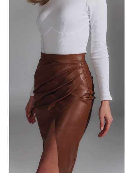 Юбка из эко кожи в цвете молочный шоколад