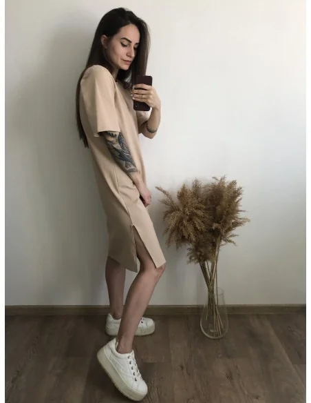 Платье-футболка, цвет-бежевый