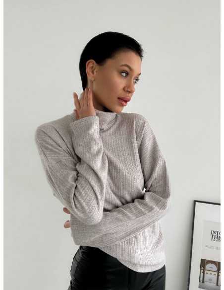 Свитер в цвете светлый мокко