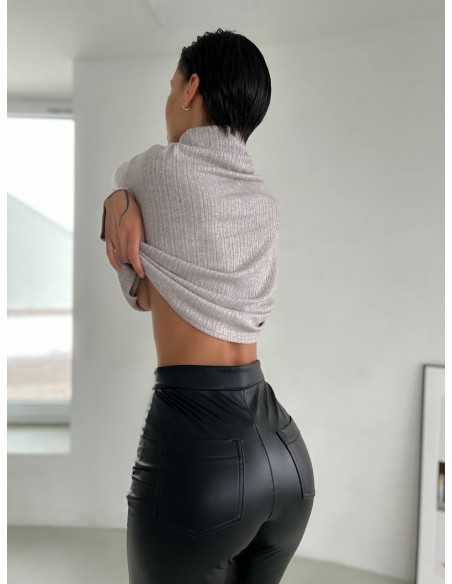 Светр у кольорі світлий мокко