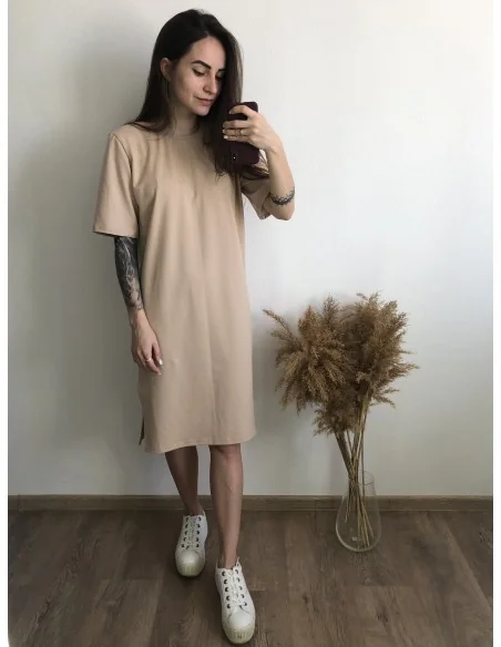 Платье-футболка, цвет-бежевый
