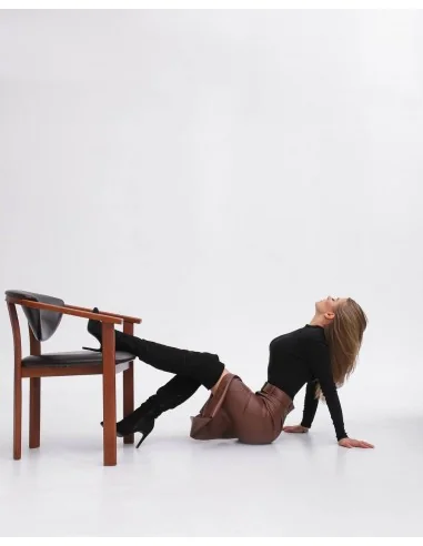 Спідниця на гудзиках з еко шкіри у кольрі шоколад Спідниця на гудзиках з еко шкіри у кольрі шоколад