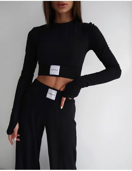 Легкий, жіночий костюм з кофти та брюк у чорному кольорі