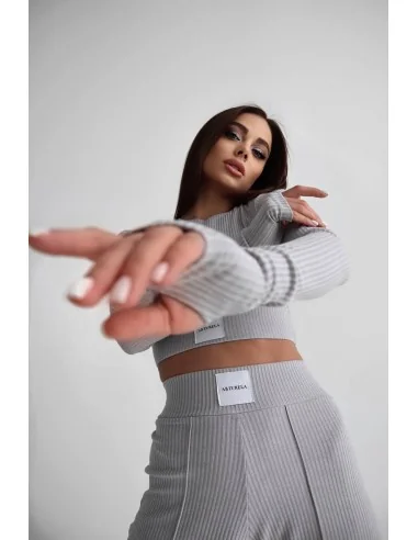 Легкий, женский костюм из кофты и брюк в сером цвете