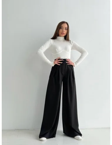 Женские брюки палаццо в черном цвете