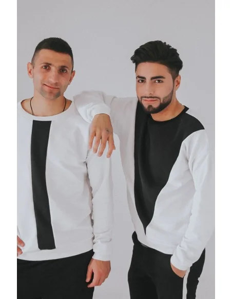 Свитшот черно-белый UNISEX, с черным треугольником на груди