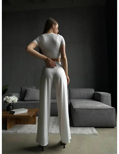 Костюм двойка,белого цвета