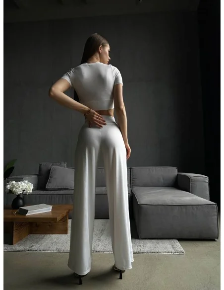 Костюм двойка,белого цвета