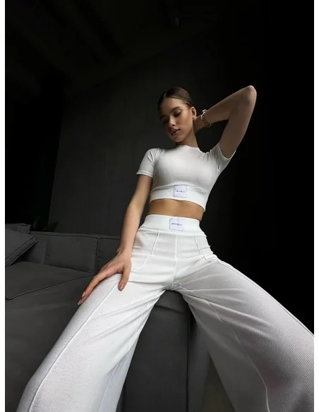 Костюм двойка,белого цвета