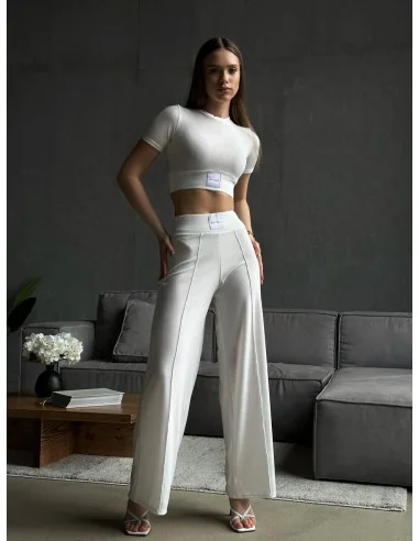 Костюм двойка,белого цвета