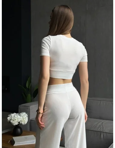 Костюм двойка,белого цвета