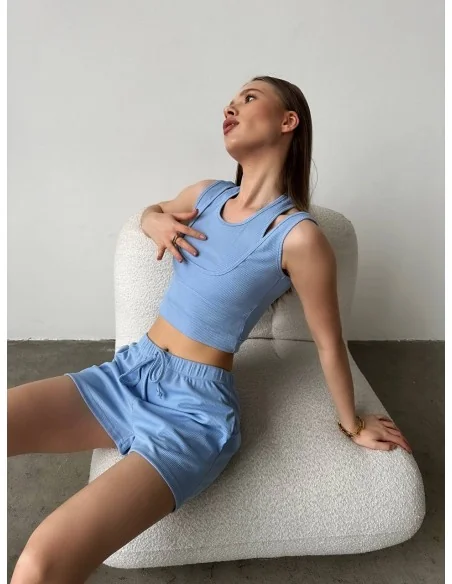 Жіночій, літній костюм у голубому кольорі