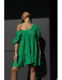 Двухслойное платье зеленого цвета